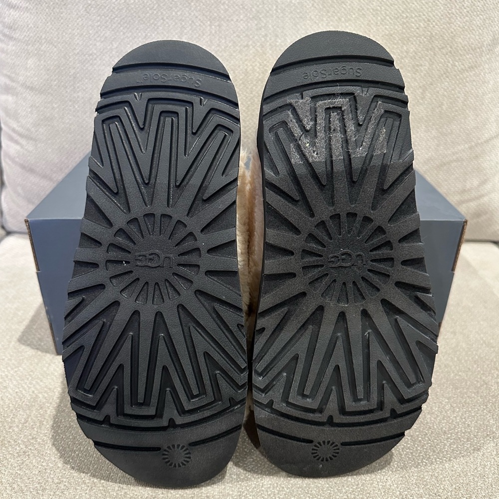 Ugg Fuzz Sugar Cross Slide - image 4